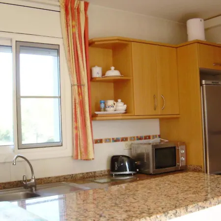 Villa Oasis 4bedroom With Air-conditioning & Large Private Swimming Pool *
